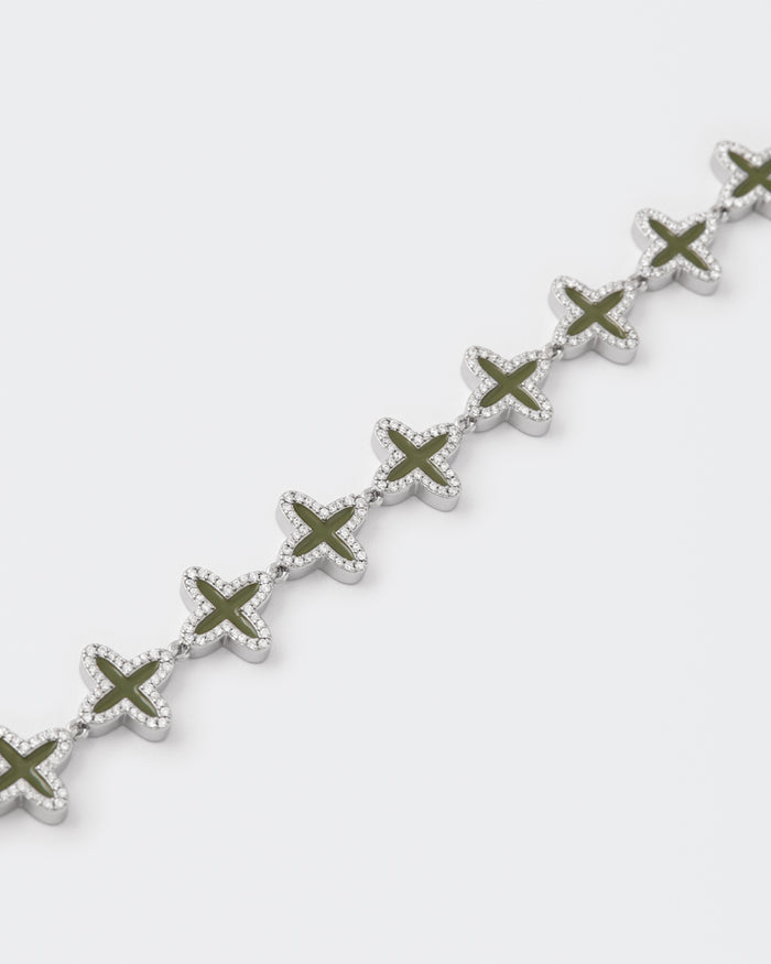 DARKAI Clover Olive Necklace Detail Picture
