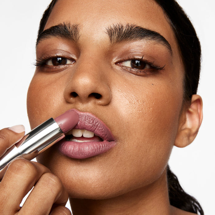 futurelipstick_matte_refill_all_day_long_70074_CSL_model_1_WEB