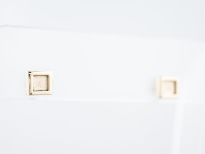 Square Stud Earrings Modern in 14K Yellow Gold