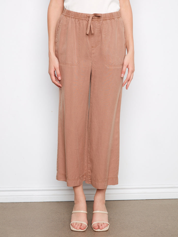 Slash pockets add practicality to the chic design of these versatile pants. Perfect for carrying small essentials. By Charlie B.